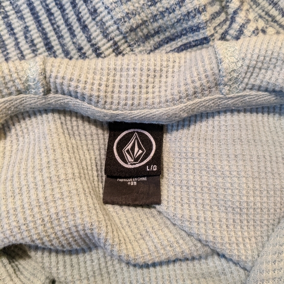 🐈Volcom‎ hoodie🐈 - Picture 2 of 8